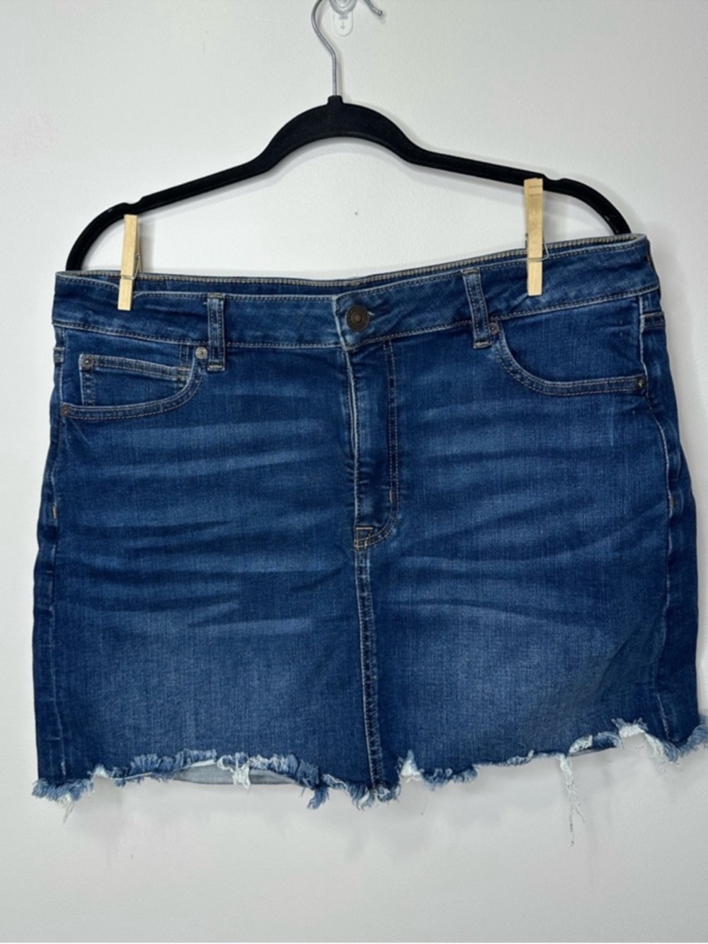 American Eagle Outfitters Blue‎ Distressed Denim Mini Skirt size 16 - Picture 6 of 6